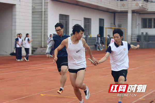 以汗水为墨, 的颁奖 以汗水为墨, 的颁奖